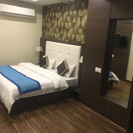 Arya Sheraton Hotel อัจเมอร์ ภายนอก รูปภาพ