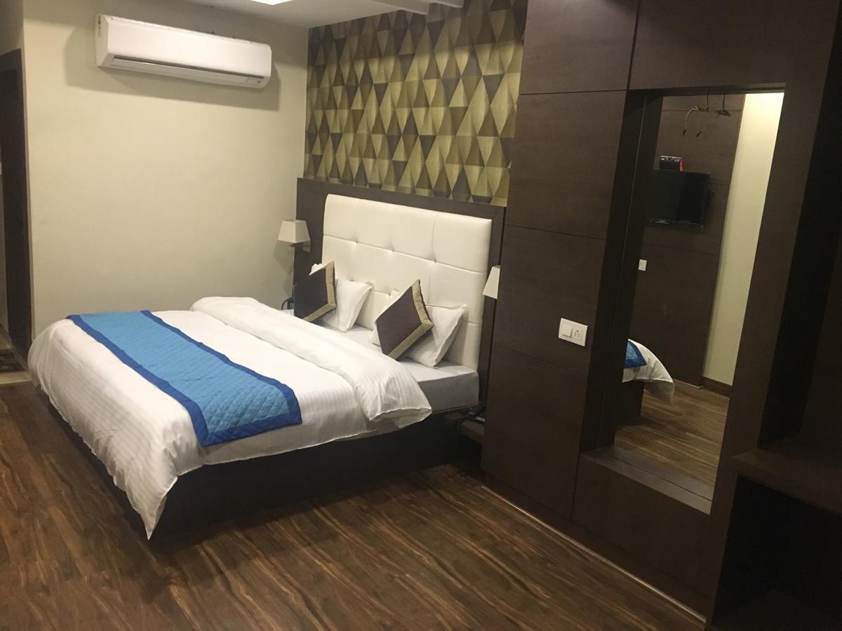 Arya Sheraton Hotel อัจเมอร์ ภายนอก รูปภาพ