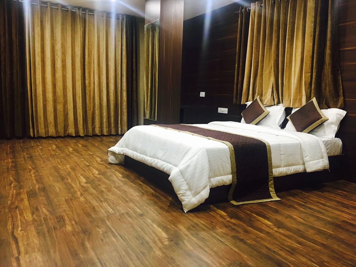 Arya Sheraton Hotel อัจเมอร์ ภายนอก รูปภาพ