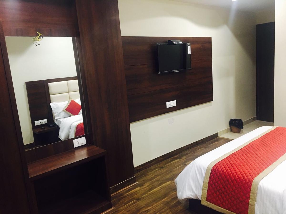 Arya Sheraton Hotel อัจเมอร์ ภายนอก รูปภาพ